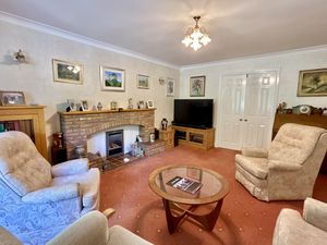 Lounge- click for photo gallery